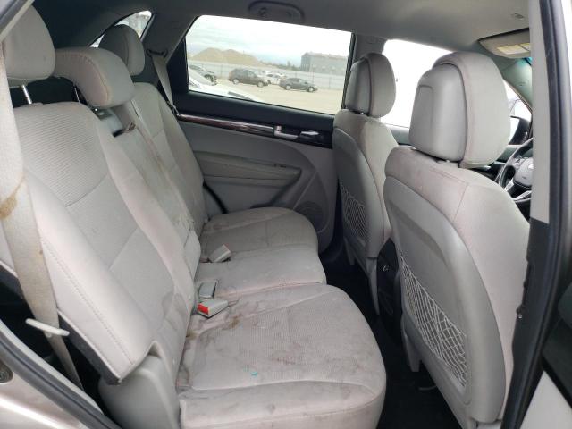 Photo 10 from auction – 2015 KIA SORENTO LX with VIN 5XYKT4A75FG587463