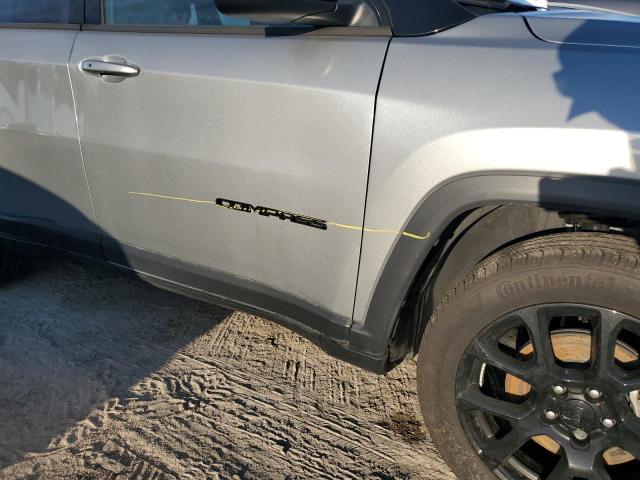 Photo 13 from auction – 2022 JEEP COMPASS LA with VIN 3C4NJCBB1NT213357
