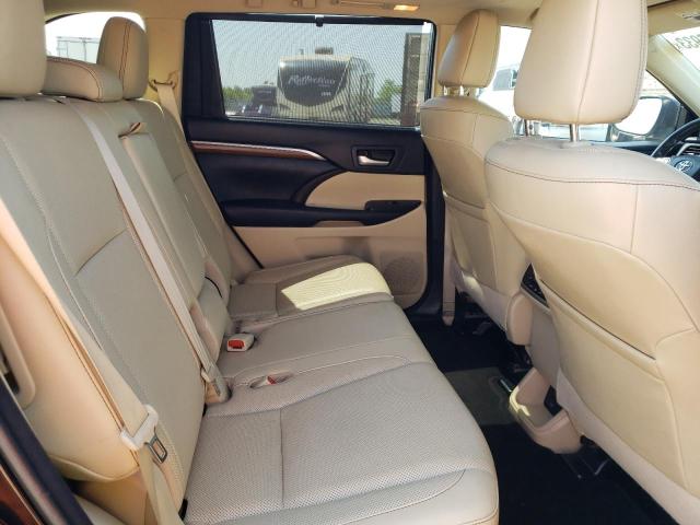 Photo 11 from auction – 2017 TOYOTA HIGHLANDER with VIN 5TDYZRFH2HS218332
