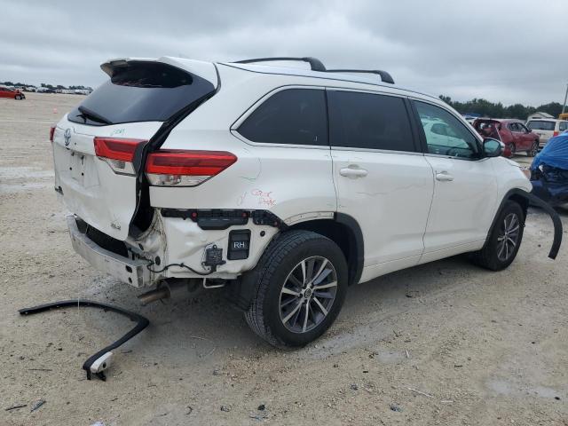 Photo 3 from auction – 2017 TOYOTA HIGHLANDER with VIN 5TDKZRFH0HS516903