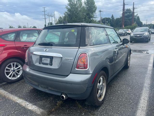 Photo 4 from auction – 2010 MINI COOPER with VIN WMWMF3C50ATZ26811