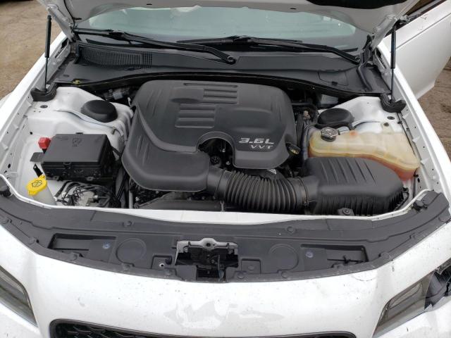 Photo 11 from auction – 2017 CHRYSLER 300 LIMITE with VIN 2C3CCAAG1HH628196