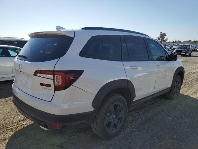 Photo 3 from auction – 2022 HONDA PILOT TRAI with VIN 5FNYF6H86NB072697