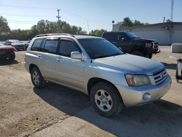 صورة رقم 4 من المزاد - 2004 TOYOTA HIGHLANDER مع VIN JTEGD21A340105395