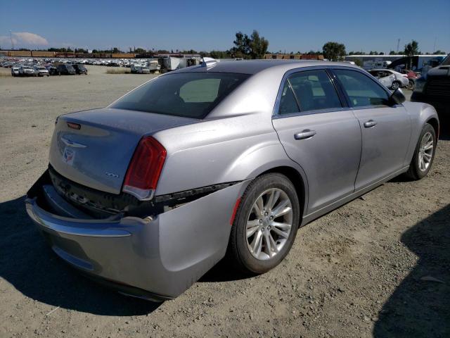 Photo 3 from auction – 2017 CHRYSLER 300 LIMITE with VIN 2C3CCAAG6HH570456