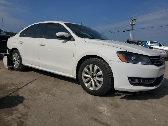 Photo 4 from auction – 2015 VOLKSWAGEN PASSAT S with VIN 1VWAT7A34FC057870