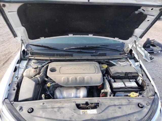 Photo 11 from auction – 2016 CHRYSLER 200 LIMITE with VIN 1C3CCCAB9GN108320