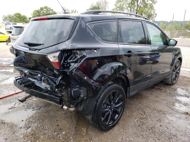 Foto 3 de la subasta – 2017 FORD ESCAPE con VIN 1FMCU0GD3HUE70629