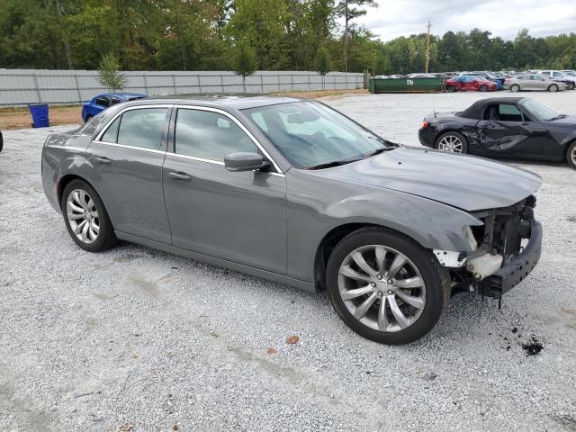 Photo 4 from auction – 2017 CHRYSLER 300 LIMITE with VIN 2C3CCAAG2HH646982