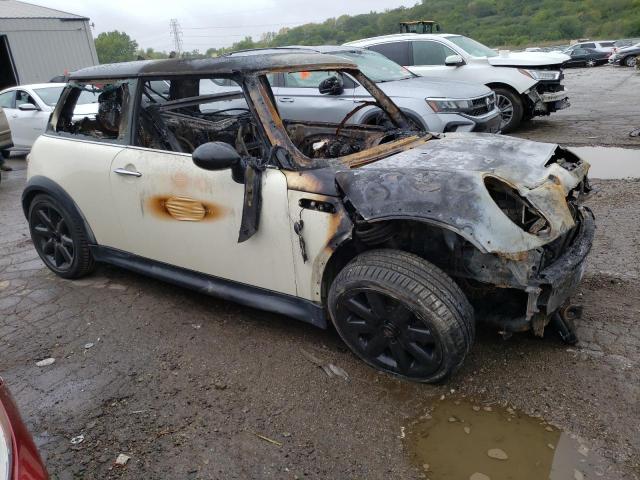 Photo 4 from auction – 2004 MINI COOPER S with VIN WMWRE334X4TD83037