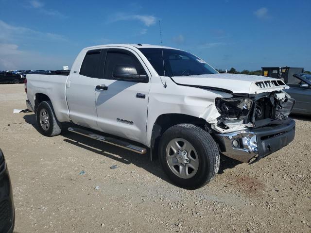 Photo 4 from auction – 2015 TOYOTA TUNDRA DOU with VIN 5TFRY5F1XFX176423