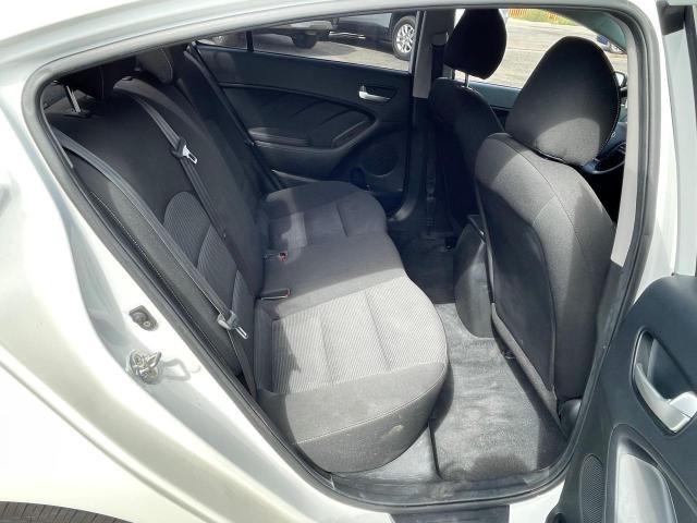 Photo 6 from auction – 2018 KIA FORTE LX with VIN 3KPFK4A71JE218111