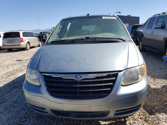 Photo 5 from auction – 2005 CHRYSLER TOWN & COU with VIN 2C4GP44R75R558483