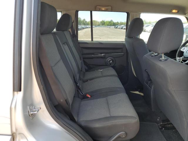 Photo 10 from auction – 2010 JEEP COMMANDER with VIN 1J4RG4GK4AC137275