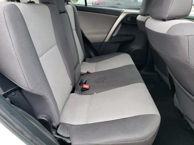 Photo 11 from auction – 2015 TOYOTA RAV4 LE with VIN 2T3BFREV0FW347803
