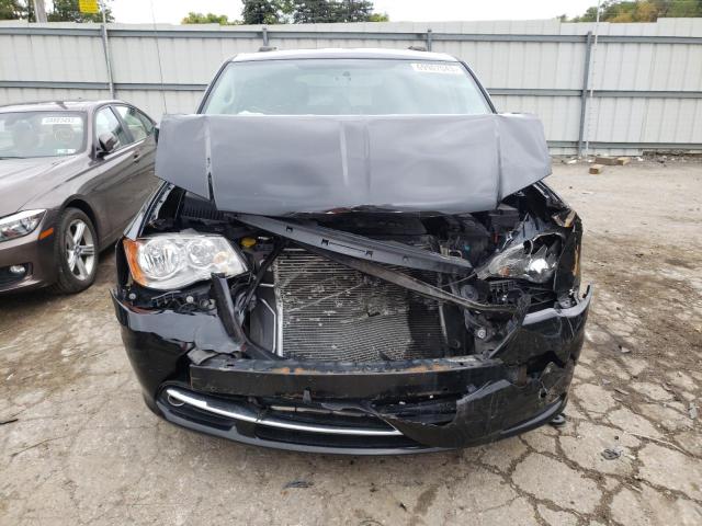 Photo 5 from auction – 2015 CHRYSLER TOWN & COU with VIN 2C4RC1BG4FR727882