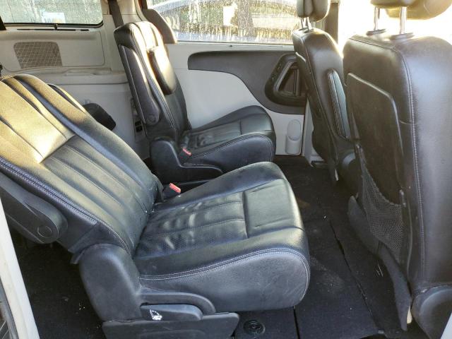 Photo 11 from auction – 2014 CHRYSLER TOWN & COU with VIN 2C4RC1CG1ER132923
