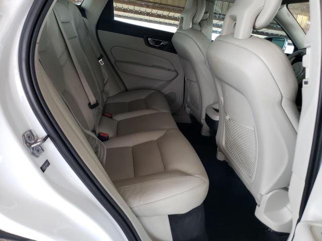 Photo 10 from auction – 2018 VOLVO XC60 T5 with VIN LYV102RK7JB083113
