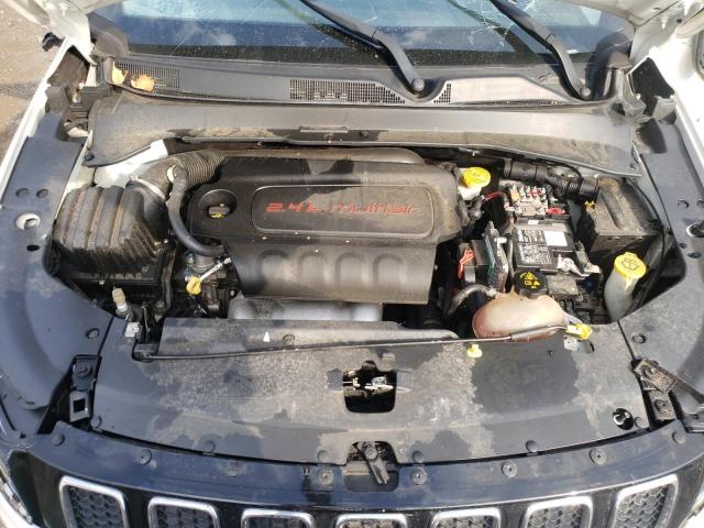 Photo 11 from auction – 2017 JEEP COMPASS LA with VIN 3C4NJDBB0HT672079