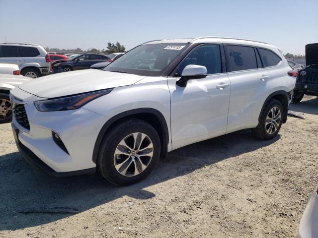 TOYOTA HIGHLANDER 2022 with VIN 5TDHZRBH5NS209416 - Photo from auction