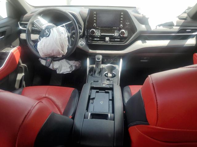 Photo 8 from auction – 2022 TOYOTA HIGHLANDER with VIN 5TDLZRAH8NS121178