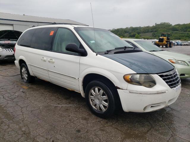 Photo 4 from auction – 2005 CHRYSLER TOWN & COU with VIN 2C8GP54L75R211347