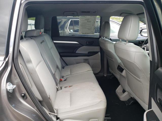 Photo 11 from auction – 2016 TOYOTA HIGHLANDER with VIN 5TDBKRFH7GS355291