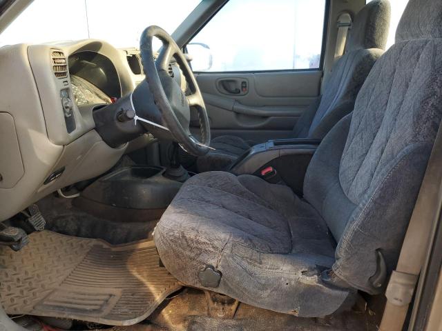 Снимка 7 от търг – 2002 GMC SONOMA с VIN 1GTCS145128205155