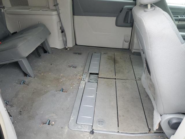 Photo 11 from auction – 2009 CHRYSLER TOWN & COU with VIN 2A8HR44E09R656961