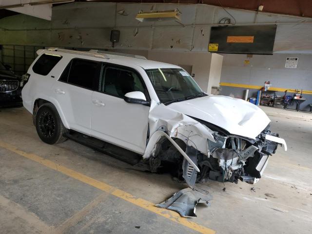 Photo 4 from auction – 2017 TOYOTA 4RUNNER SR with VIN JTEZU5JR7H5160828