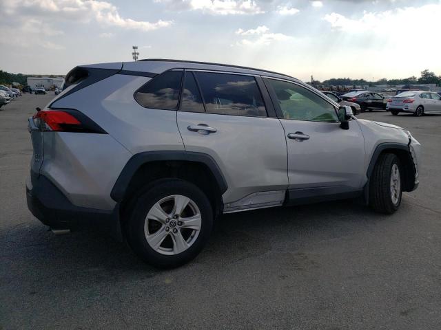 Photo 3 from auction – 2019 TOYOTA RAV4 XLE with VIN JTMP1RFV1KD502188