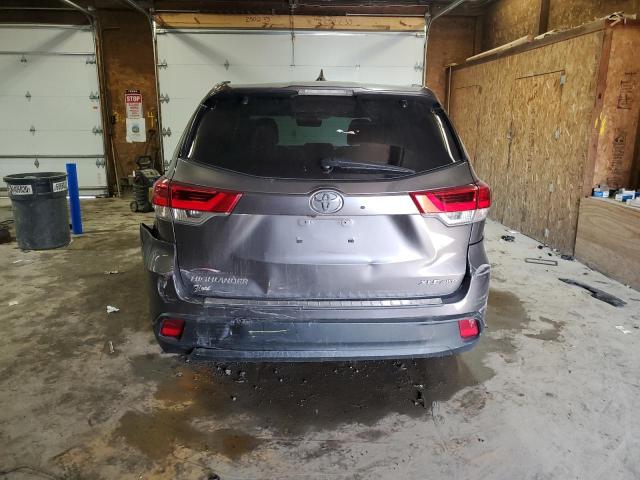 Снимка 6 от търг – 2018 TOYOTA HIGHLANDER с VIN 5TDJZRFH3JS556149