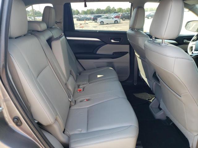 Photo 10 from auction – 2018 TOYOTA HIGHLANDER with VIN 5TDJZRFH1JS529838