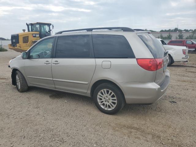 Photo 2 from auction – 2010 TOYOTA SIENNA XLE with VIN 5TDDK4CC3AS032352