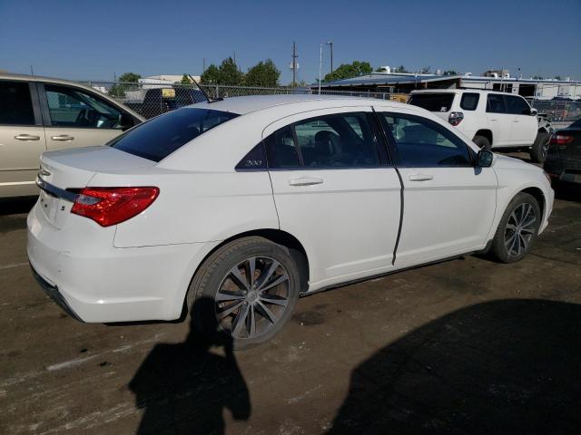 Photo 3 from auction – 2014 CHRYSLER 200 TOURIN with VIN 1C3CCBBB2EN119360