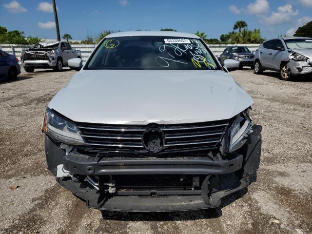 Photo 5 from auction – 2017 VOLKSWAGEN JETTA S with VIN 3VW2B7AJ4HM371056