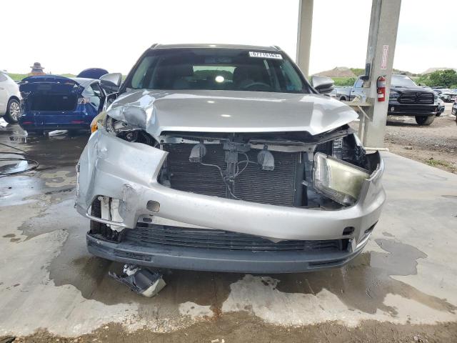 Photo 5 from auction – 2016 TOYOTA HIGHLANDER with VIN 5TDKKRFH1GS161758