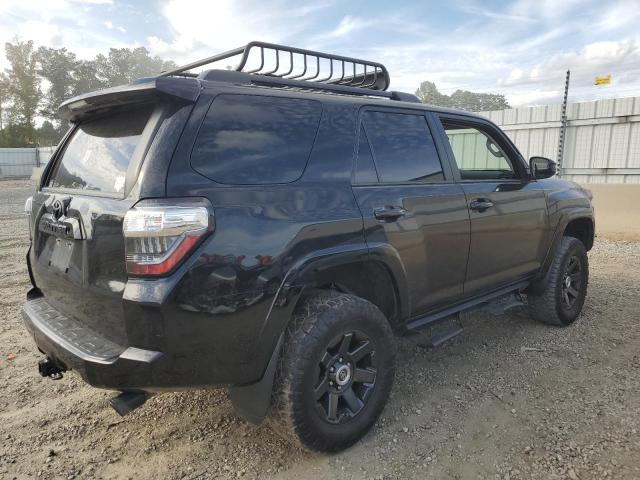 Photo 3 from auction – 2021 TOYOTA 4RUNNER SR with VIN JTEBU5JR0M5890429
