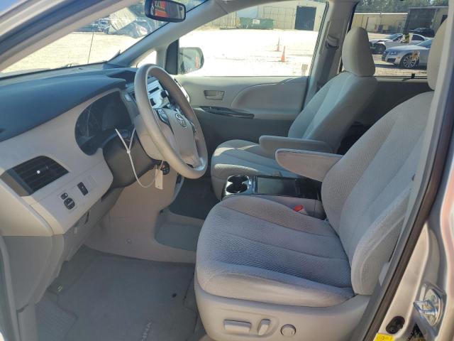Photo 7 from auction – 2012 TOYOTA SIENNA LE with VIN 5TDKK3DC3CS243621