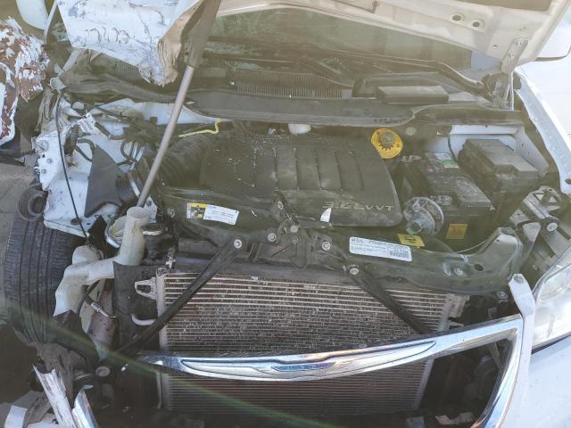 Photo 12 from auction – 2015 CHRYSLER TOWN & COU with VIN 2C4RC1BGXFR730656