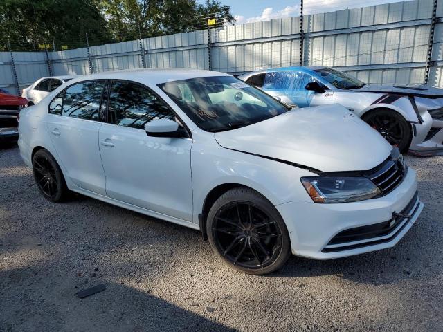 Photo 4 from auction – 2017 VOLKSWAGEN JETTA S with VIN 3VW2B7AJ0HM282939