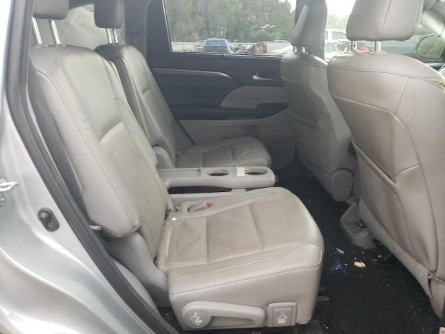 Photo 11 from auction – 2017 TOYOTA HIGHLANDER with VIN 5TDYZRFH2HS229573