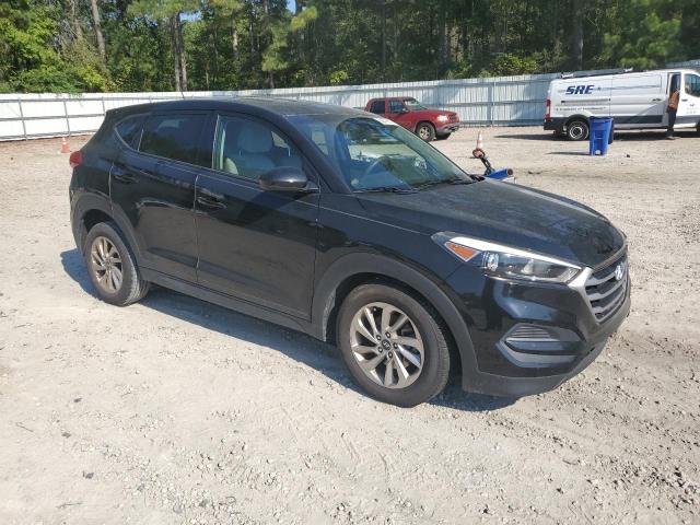 Photo 4 from auction – 2017 HYUNDAI TUCSON SE with VIN KM8J23A40HU577385