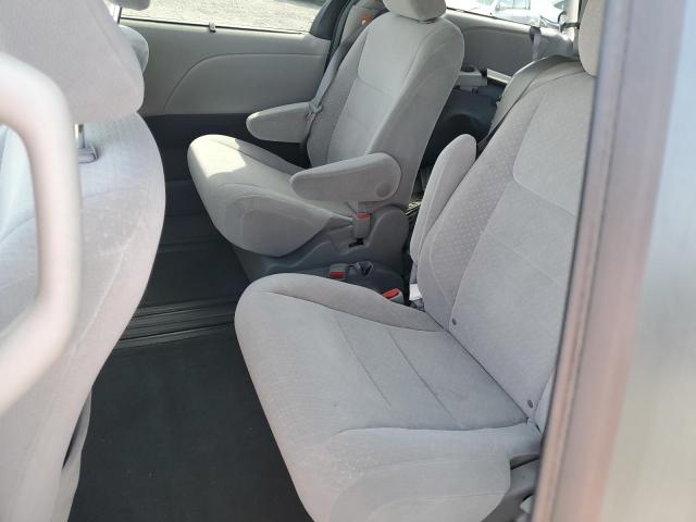 Photo 11 from auction – 2015 TOYOTA SIENNA LE with VIN 5TDKK3DC1FS579739
