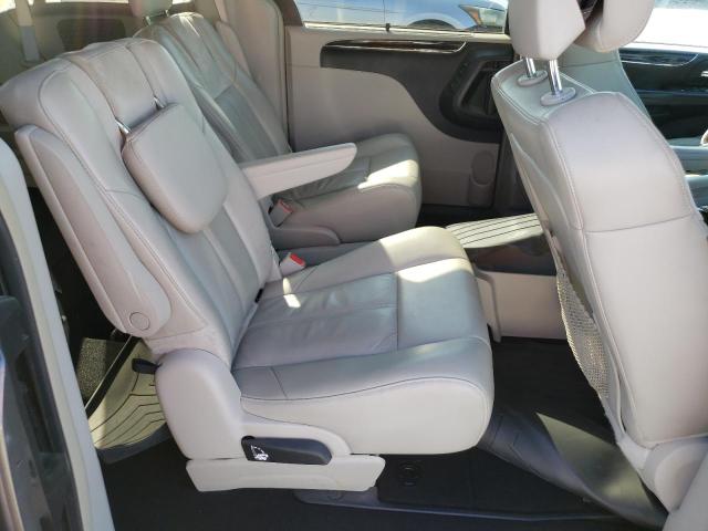 Photo 11 from auction – 2015 CHRYSLER TOWN & COU with VIN 2C4RC1GG6FR711028