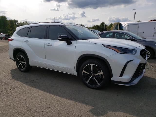 Photo 4 from auction – 2022 TOYOTA HIGHLANDER with VIN 5TDLZRBH3NS236690