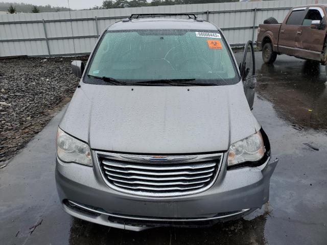 Photo 5 from auction – 2015 CHRYSLER TOWN & COU with VIN 2C4RC1BG5FR743699