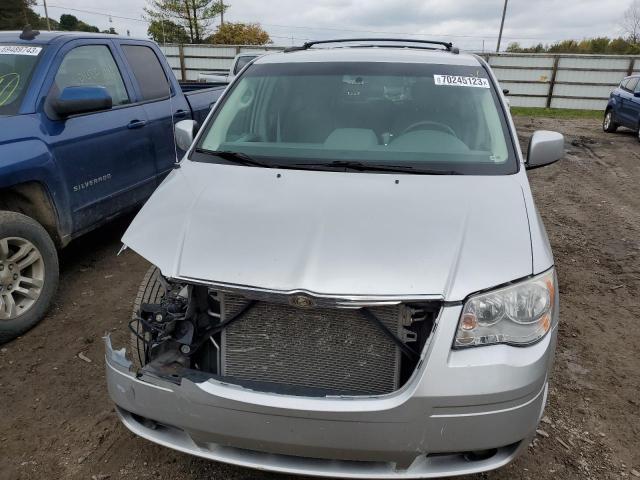 Photo 5 from auction – 2010 CHRYSLER TOWN & COU with VIN 2A4RR5DX9AR123749