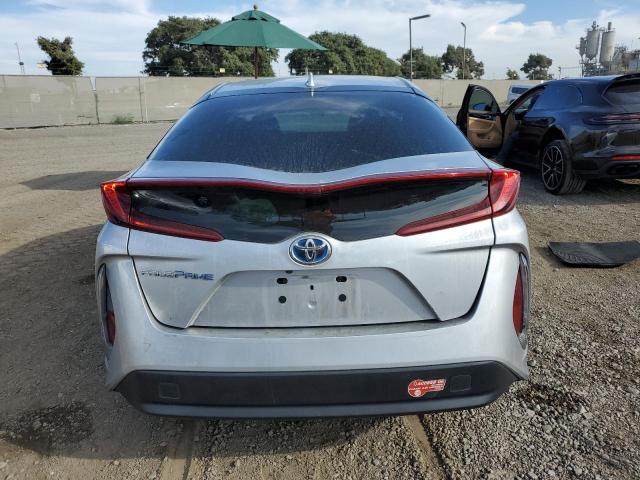 Photo 6 from auction – 2018 TOYOTA PRIUS PRIM with VIN JTDKARFP8J3075950