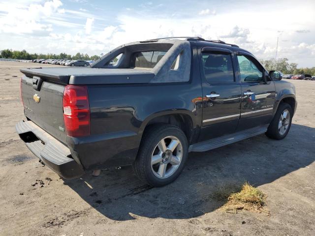 Photo 3 from auction – 2011 CHEVROLET AVALANCHE with VIN 3GNTKGE37BG250067